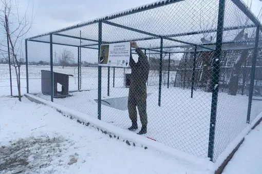 Монтираме и табелата, и сме готови за приемем пациенти!